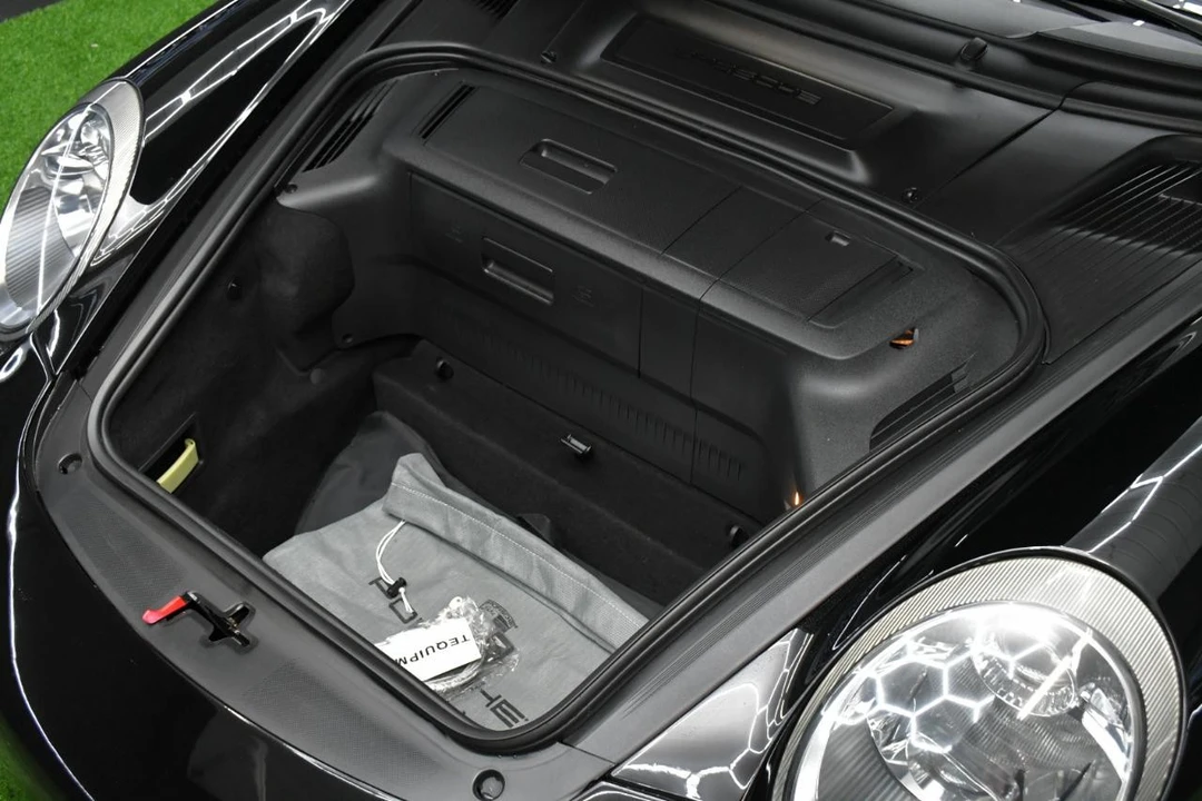 2006 Porsche - Image 10 of 31