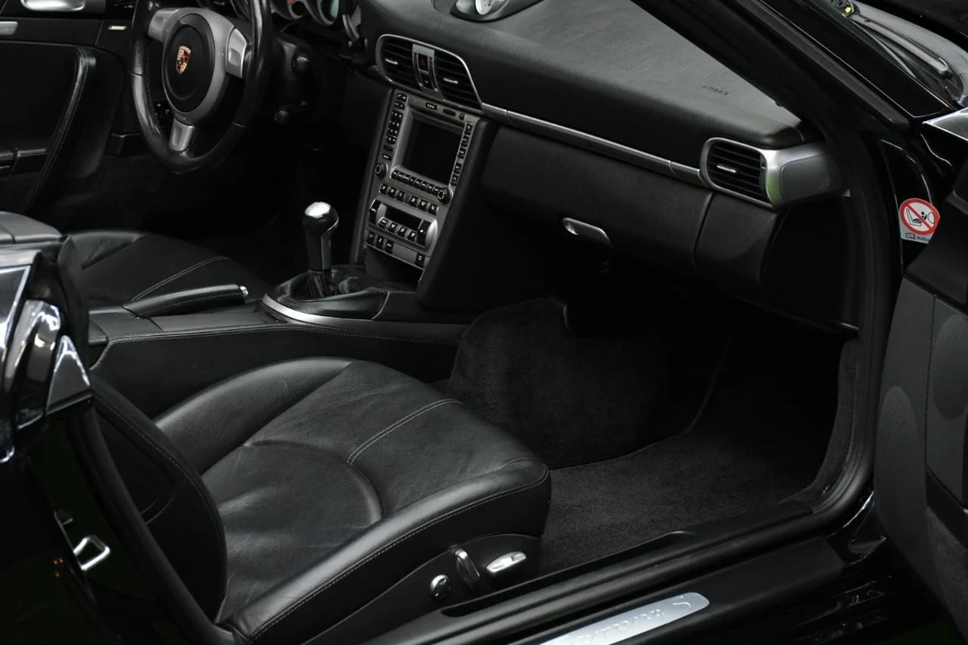 2006 Porsche - Image 29 of 31