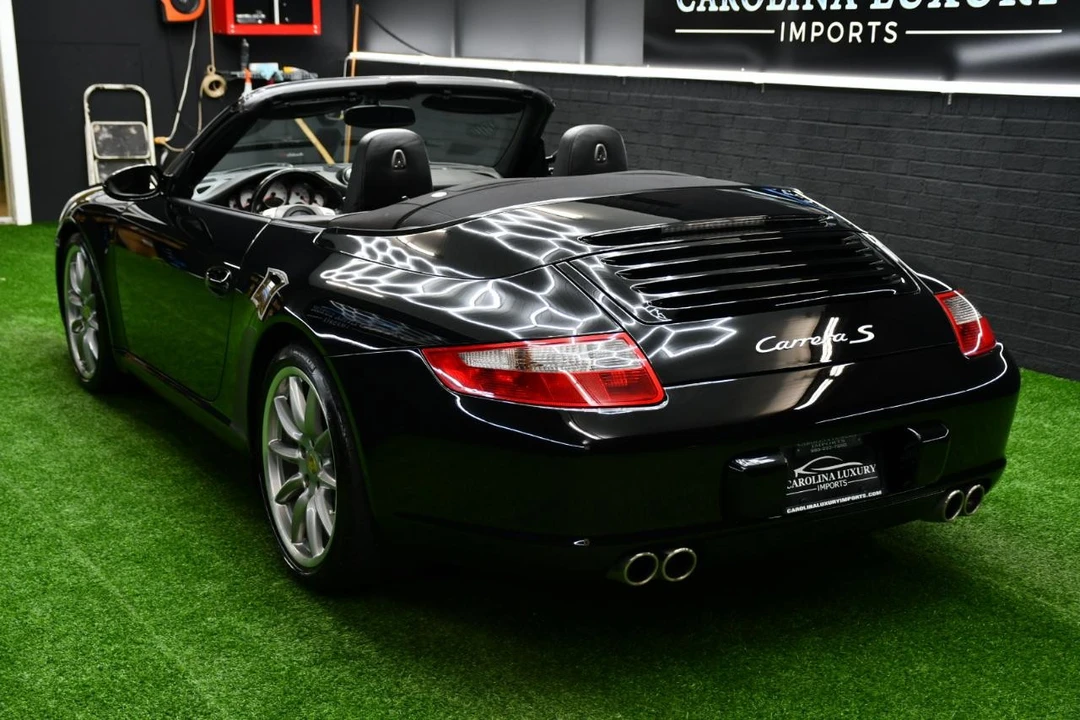 2006 Porsche - Image 2 of 31
