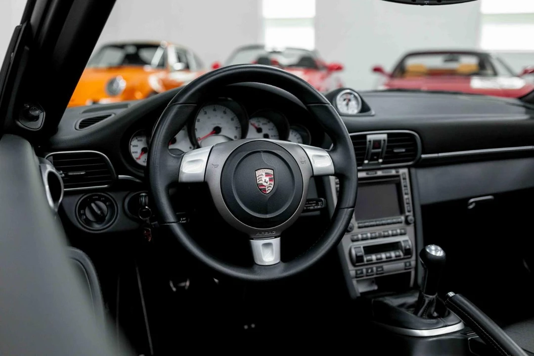 2006 Porsche - Image 2 of 31
