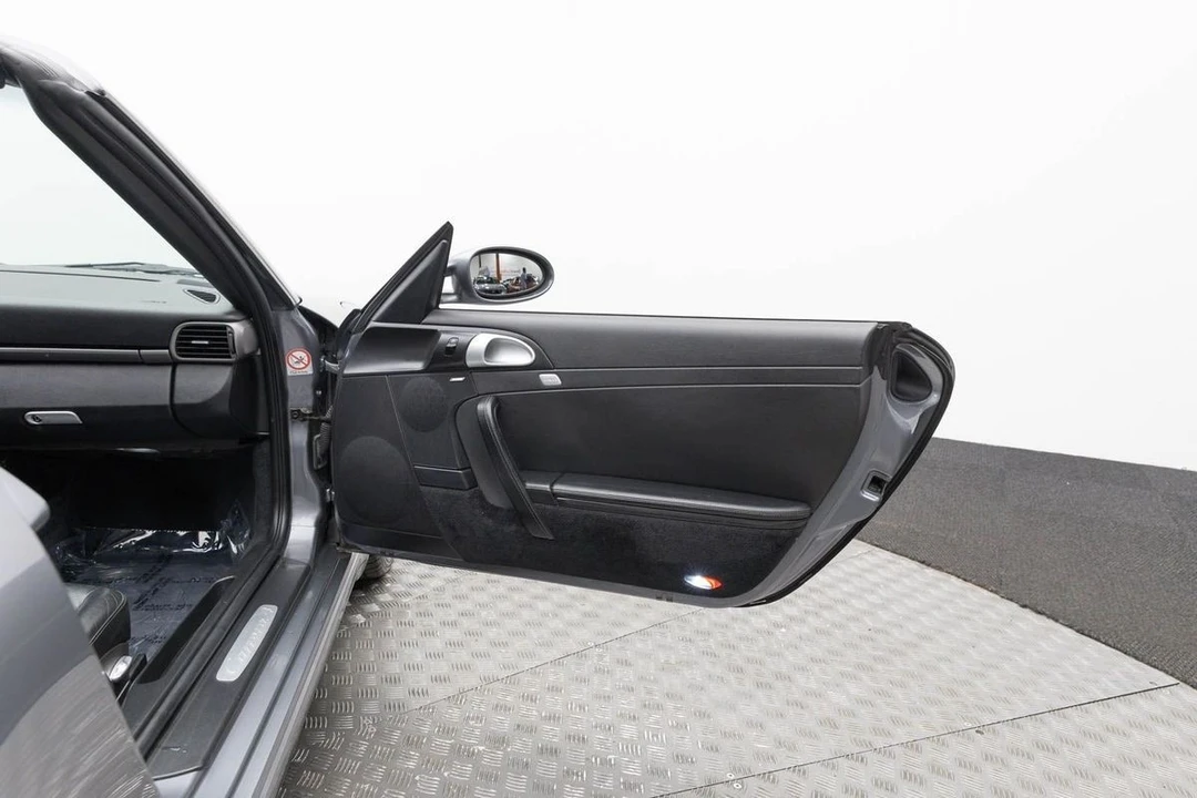 2006 Porsche - Image 12 of 31