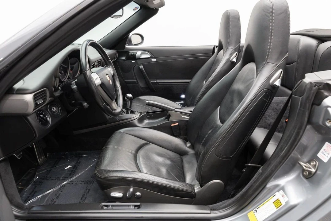 2006 Porsche - Image 14 of 31