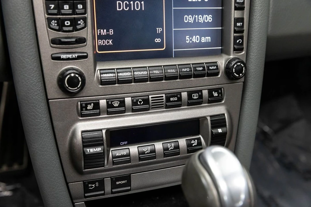 2006 Porsche 997 Carrera 4 - Image 30 of 31