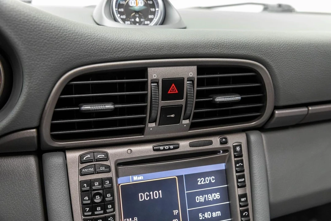 2006 Porsche 997 Carrera 4 - Image 27 of 31
