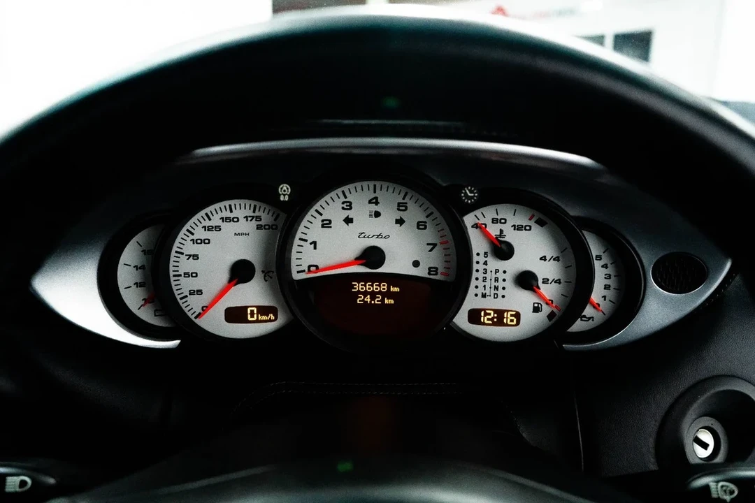 2006 Porsche 996 Turbo - Image 23 of 30