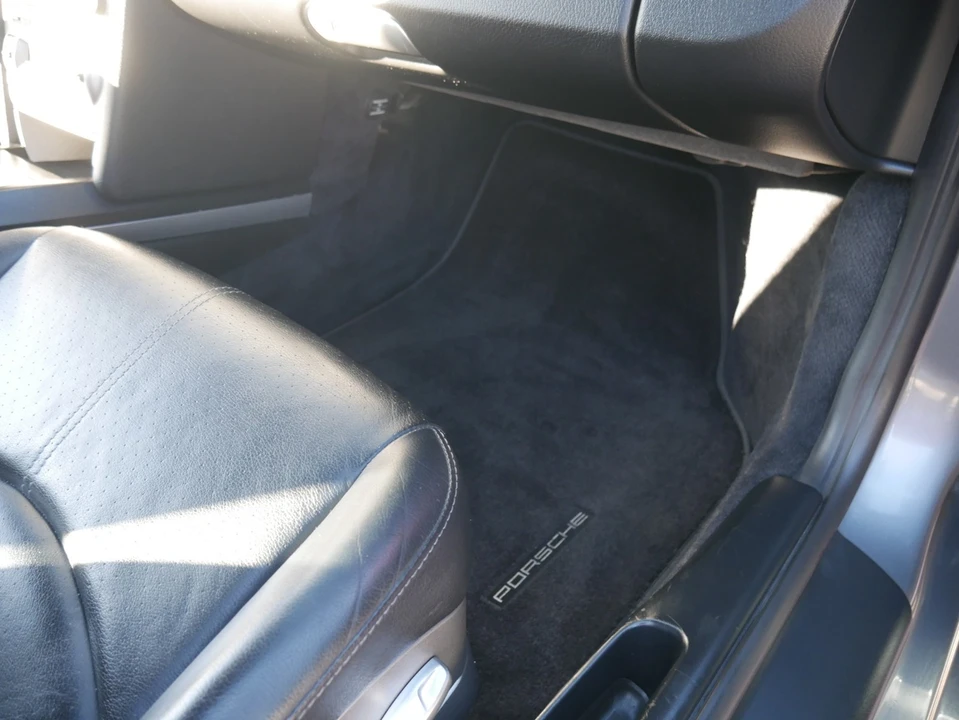 2006 Porsche 911 - Image 29 of 31