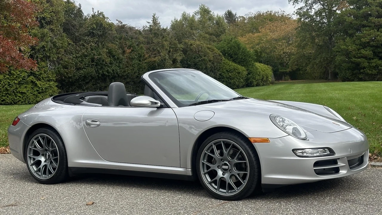 2006 Porsche 997 Carrera 4 - Image 6 of 12