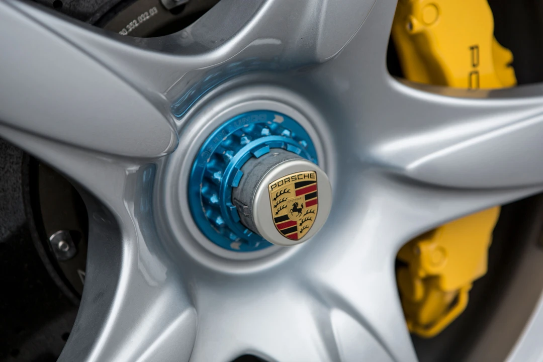 2006 Porsche Carrera GT - Image 7 of 31