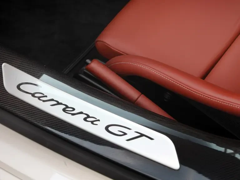 2006 Porsche Carrera GT - Image 14 of 17