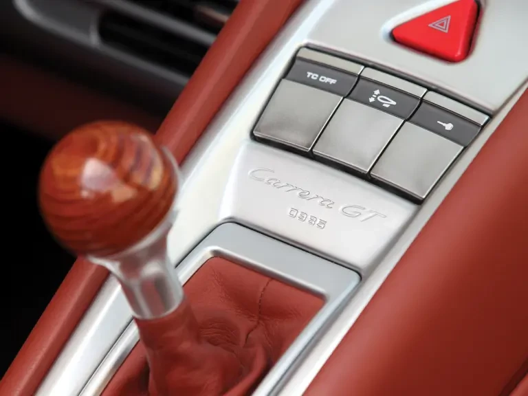 2006 Porsche Carrera GT - Image 11 of 17