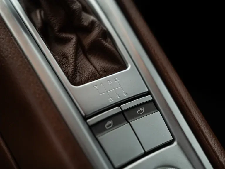 2006 Porsche Carrera GT - Image 17 of 31