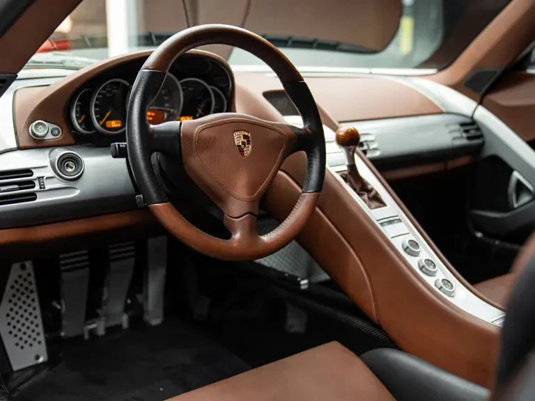 2006 Porsche Carrera GT - Image 14 of 31