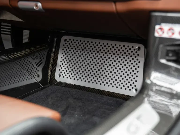 2006 Porsche Carrera GT - Image 12 of 31