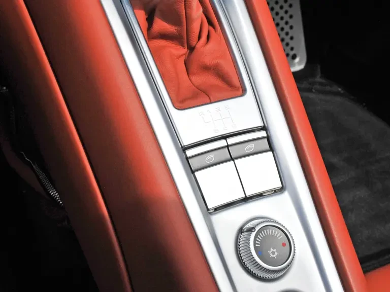 2006 Porsche Carrera GT - Image 15 of 26