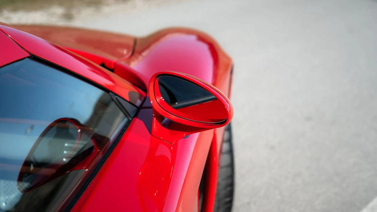 2006 Porsche Carrera GT - Image 30 of 31