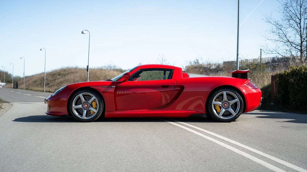 2006 Porsche Carrera GT - Image 14 of 31