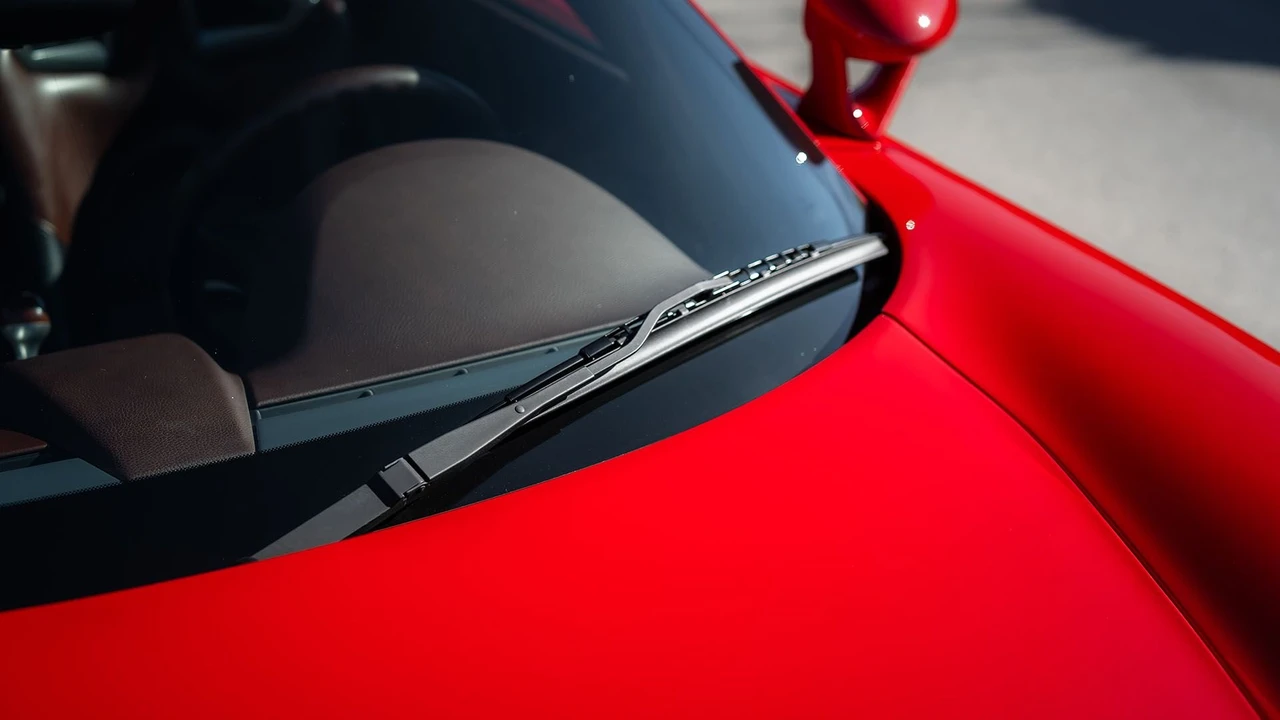 2006 Porsche Carrera GT - Image 28 of 31