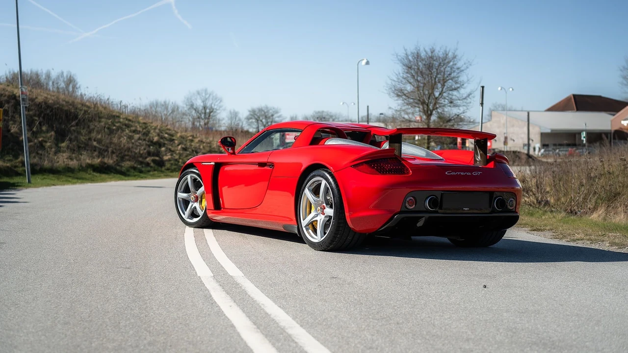 2006 Porsche Carrera GT - Image 17 of 31