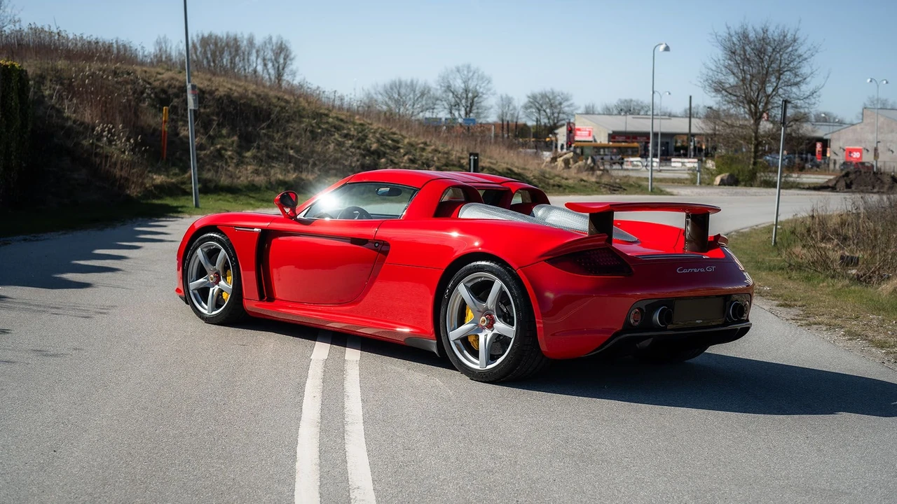 2006 Porsche Carrera GT - Image 5 of 31