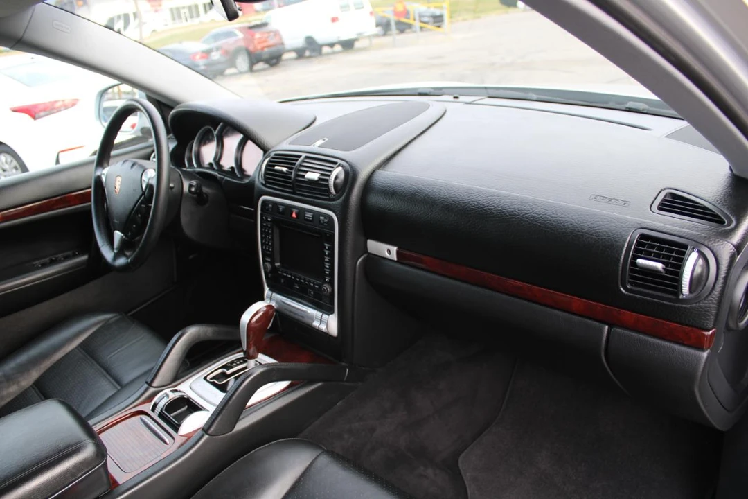 2006 Porsche 955/957 Cayenne S - Image 10 of 31