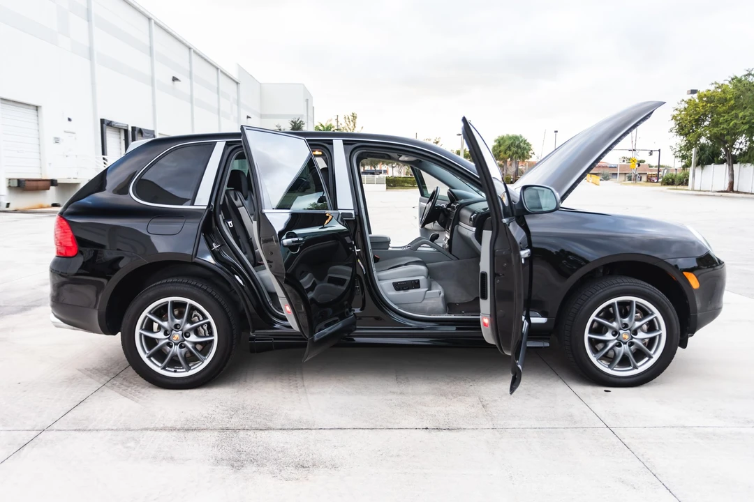 2006 Porsche 955/957 Cayenne S - Image 13 of 31