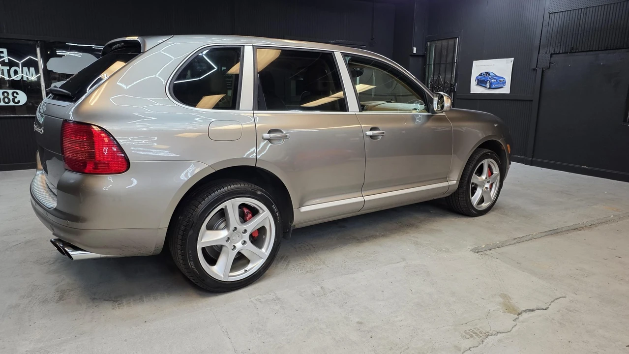 2006 Porsche 955/957 Cayenne Turbo - Image 24 of 31