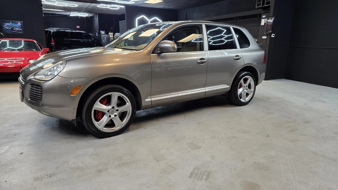 2006 Porsche 955/957 Cayenne Turbo - Image 9 of 31