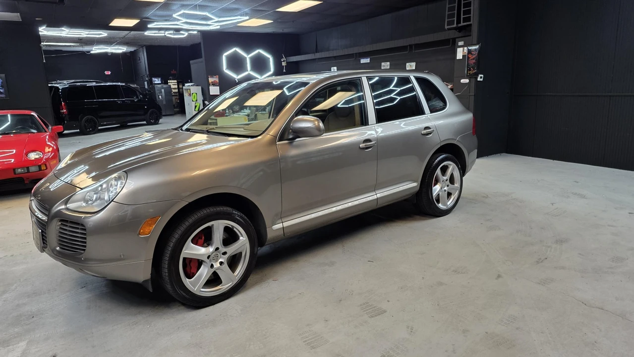 2006 Porsche 955/957 Cayenne Turbo - Image 8 of 31