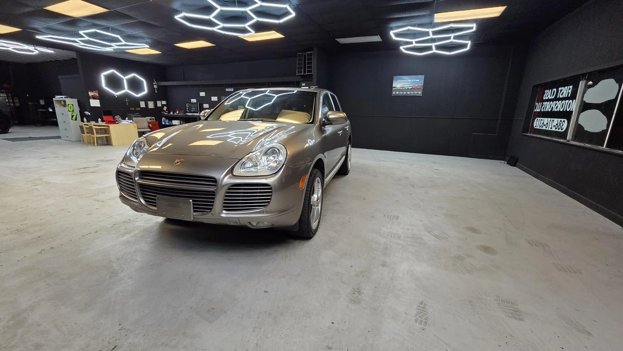 2006 Porsche 955/957 Cayenne Turbo - Image 2 of 31