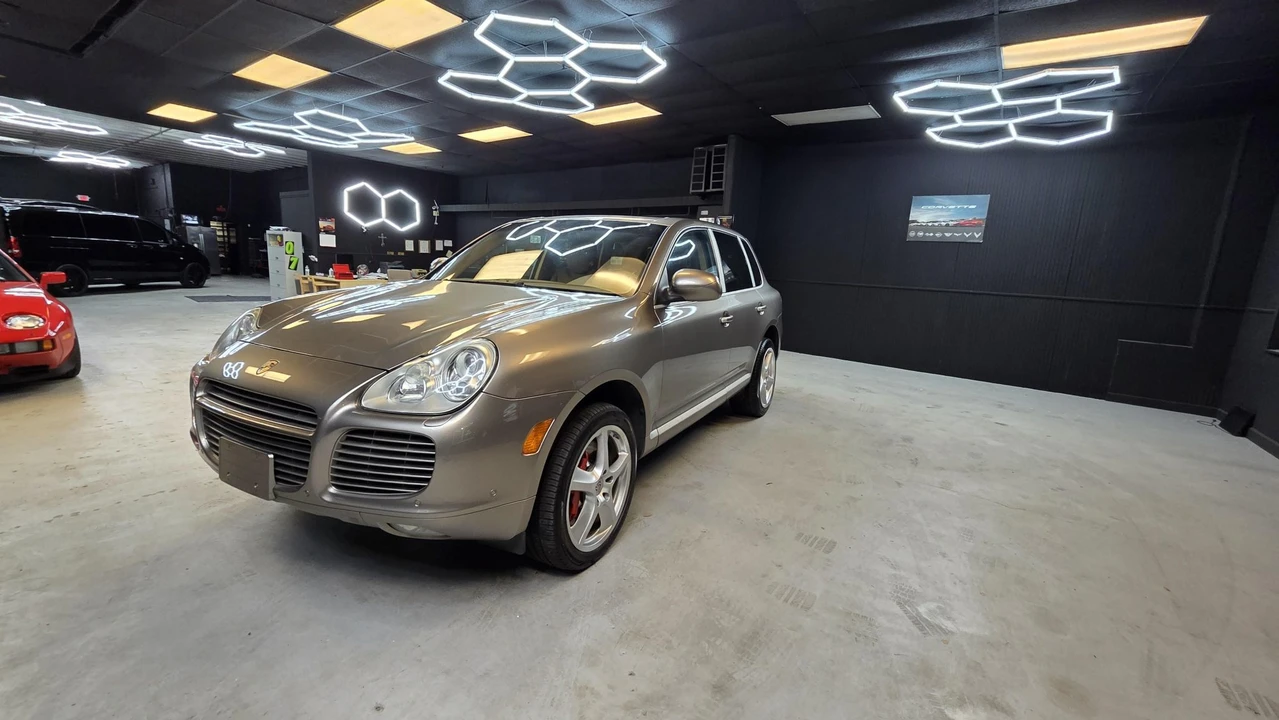 2006 Porsche 955/957 Cayenne Turbo - Image 5 of 31