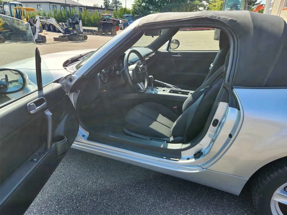 2006 Mazda NC MX-5 Miata - Image 4 of 7