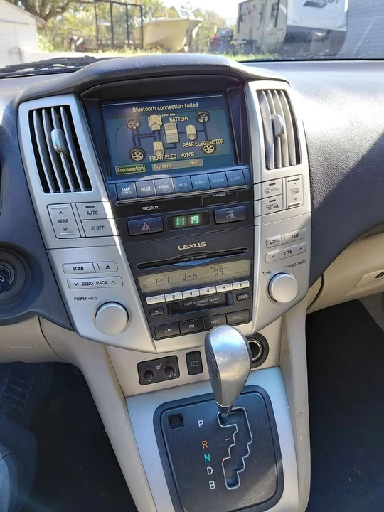 2006 Lexus RX 2nd Gen - Image 2 of 8