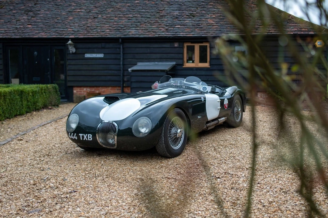 2006 Jaguar Replica - Image 12 of 30