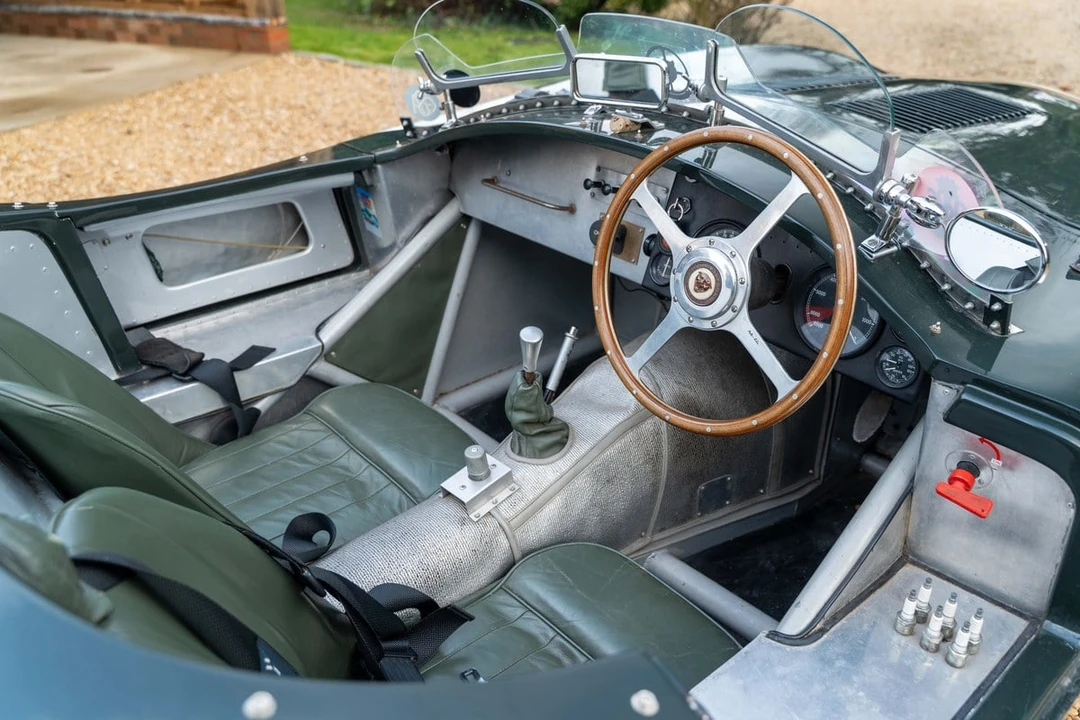 2006 Jaguar Replica - Image 26 of 30