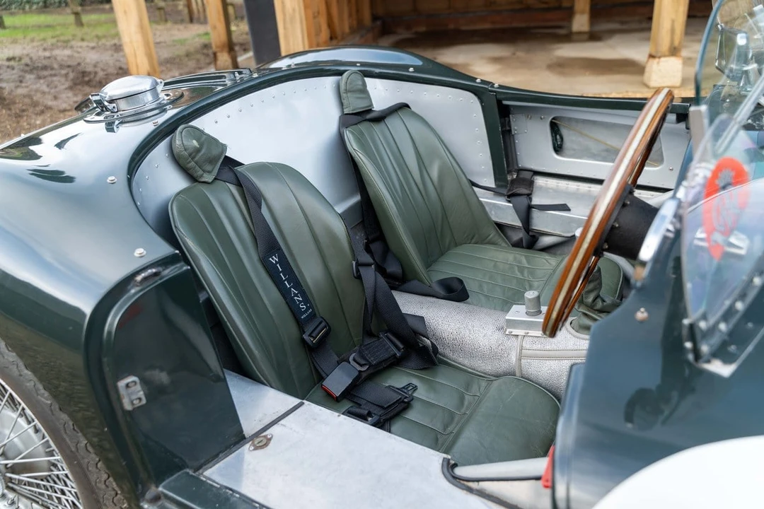 2006 Jaguar Replica - Image 25 of 30