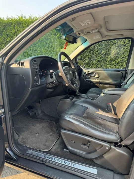 2006 Chevrolet Trailblazer - Image 10 of 17