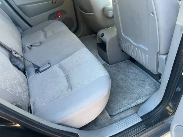 2006 Saturn Vue - Image 10 of 18