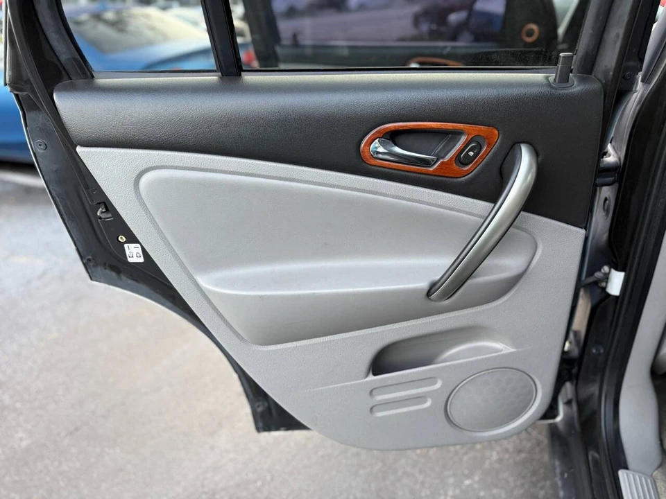 2006 Saturn Vue - Image 16 of 21