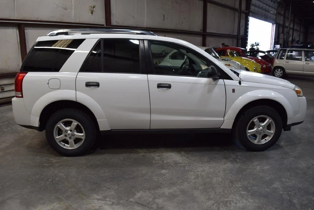 2006 Saturn Vue - Image 9 of 12