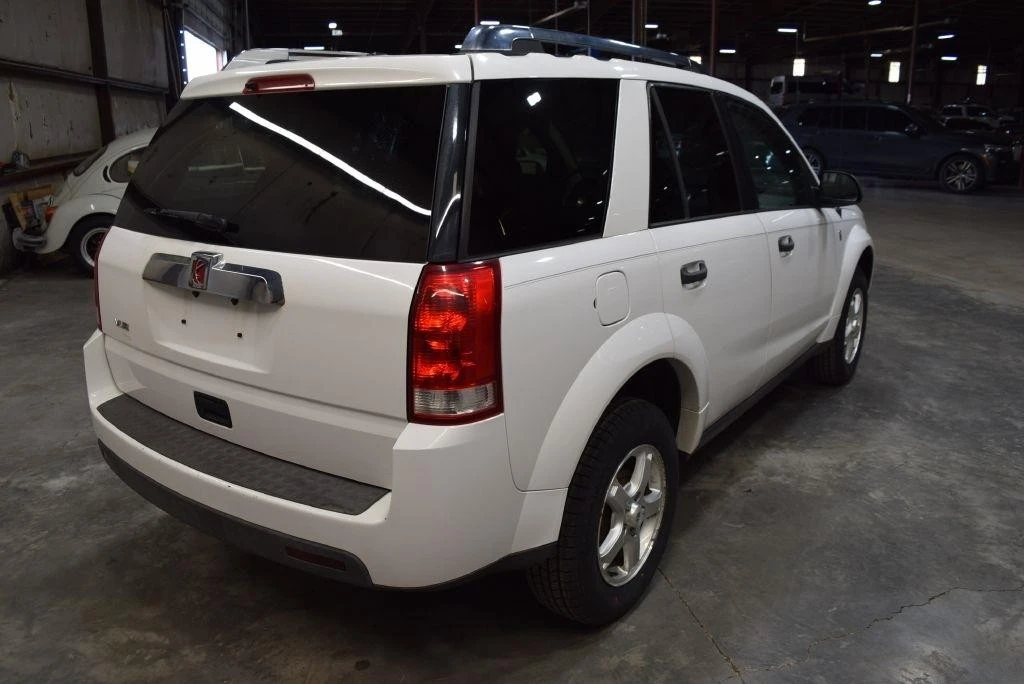 2006 Saturn Vue - Image 8 of 12