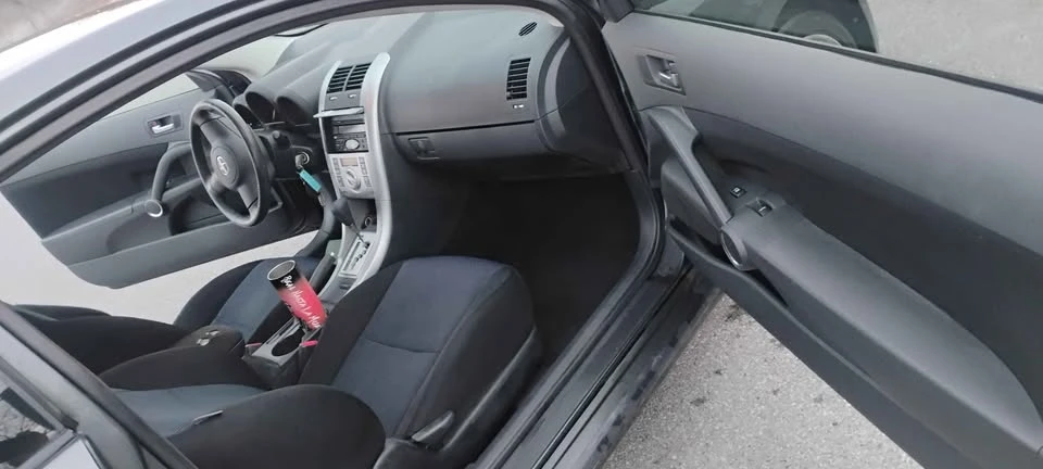 2006 Scion tC - Image 9 of 17