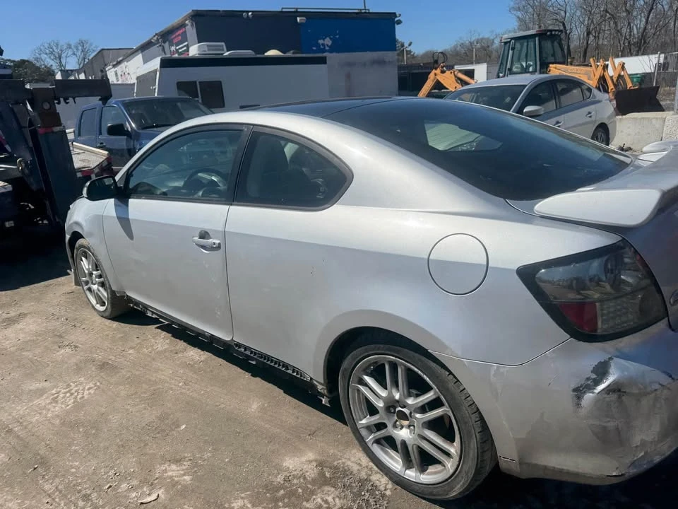 2006 Scion tC - Image 2 of 3