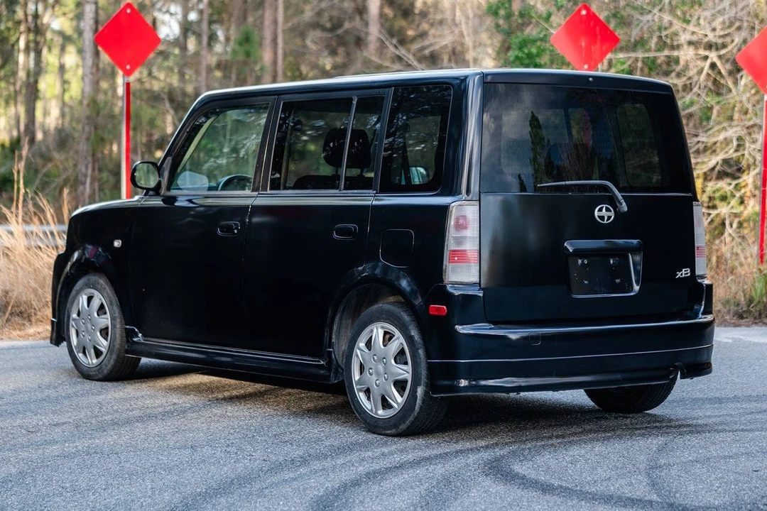 2006 Scion xB - Image 18 of 21