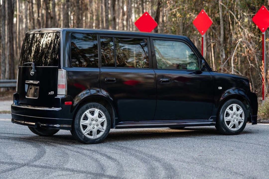 2006 Scion xB - Image 5 of 21
