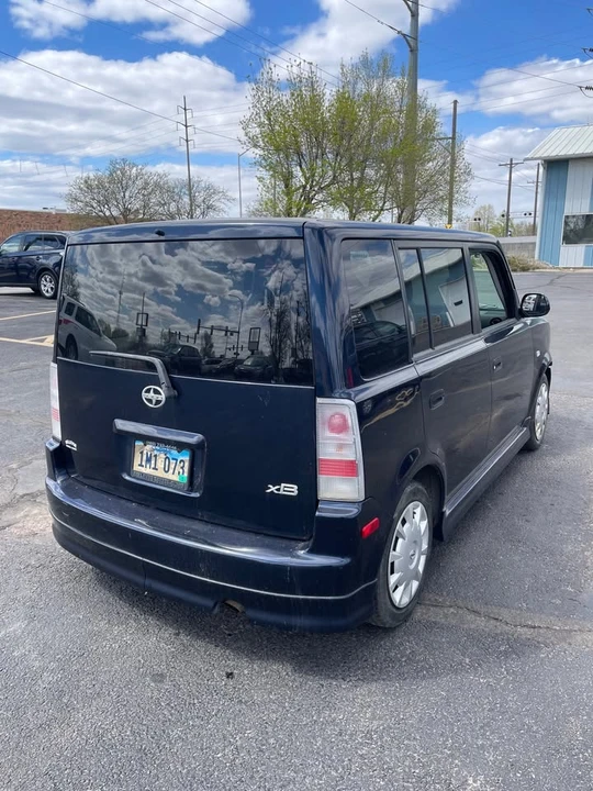 2006 Scion xB - Image 5 of 9