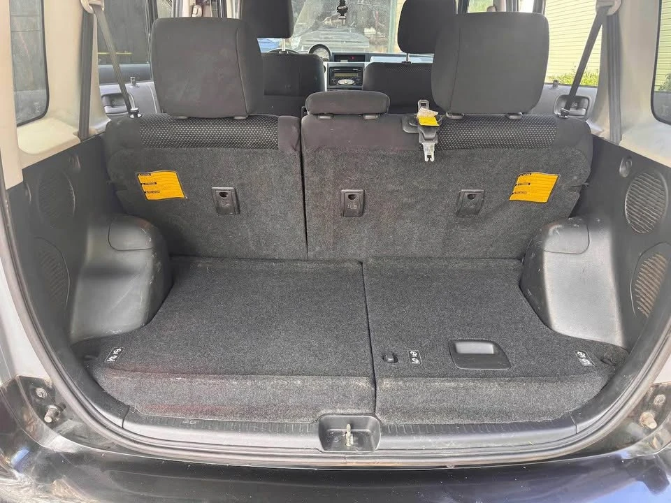 2006 Scion xB - Image 6 of 10