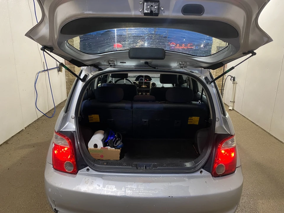 2006 Scion xA - Image 13 of 17