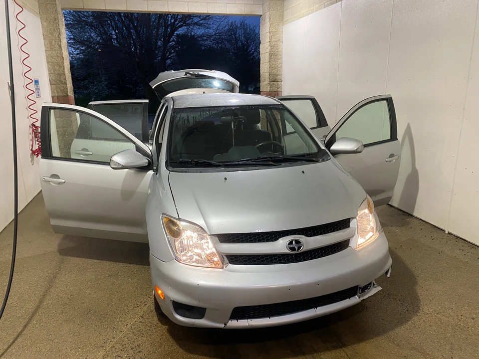 2006 Scion xA - Image 14 of 17