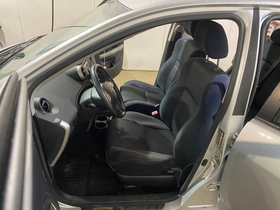 2006 Scion xA - Image 11 of 17