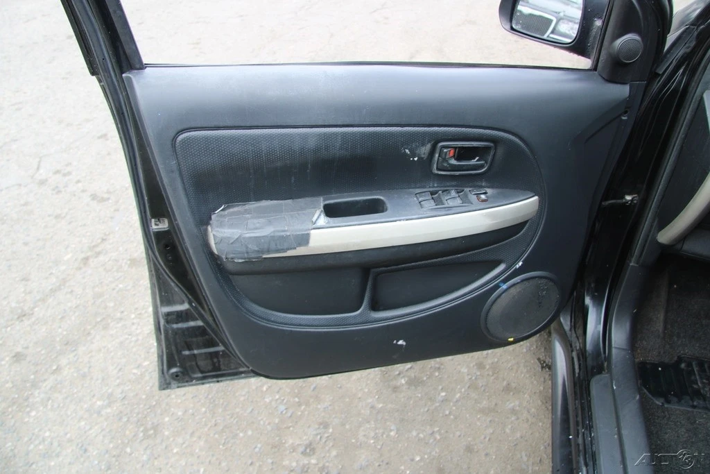 2006 Scion xA - Image 11 of 21